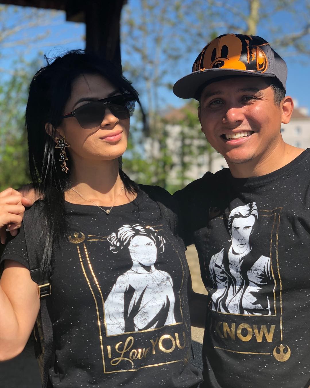 Señaló que no le molesta ser criticado, mientras los sigan a él y la modelo guatemalteca en sus redes sociales.