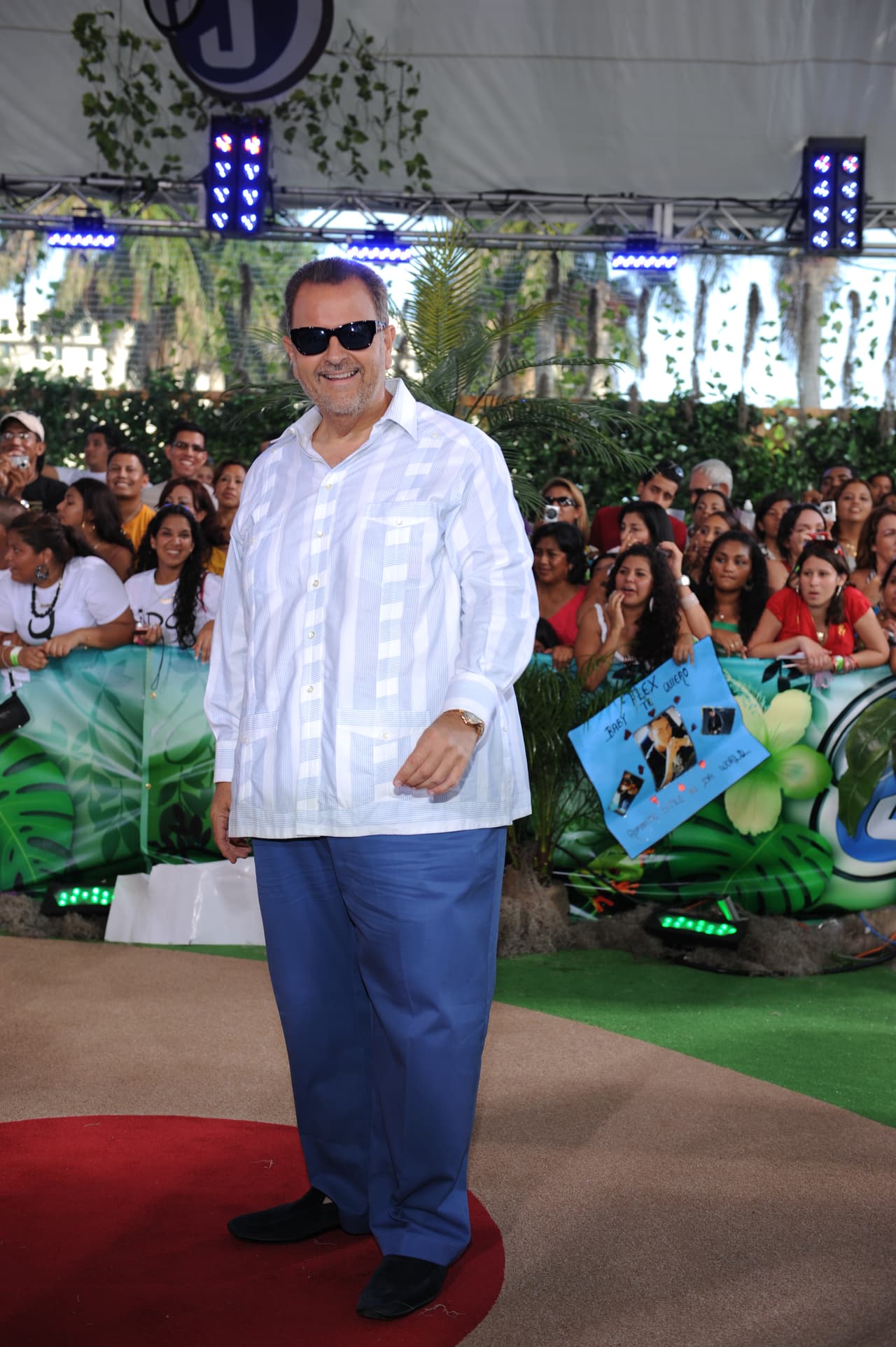 <b>Raúl "El gordo" de Molina</b> también está dentro de esta lista de canosos: Y aunque el conductor y paparazzo no es guapo, sí es bastante agradable.