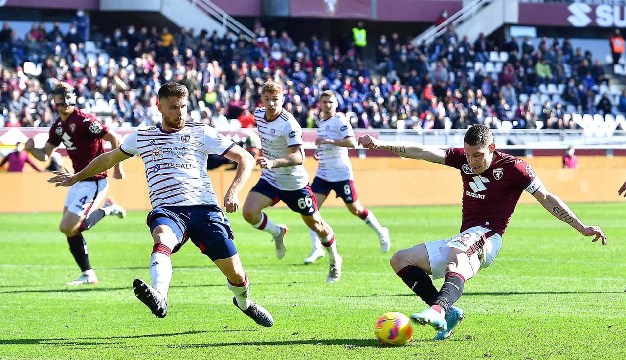 Cagliari, como visitante, derrotó 2-1 al Torino por la fecha 27 en la Serie A y, con esta victoria, salió de la zona del descenso. Andrea Belotti anotó para los locales, mientras que Raoul Bellanova y Alessandro Deiola lo hicieron para los visitantes.