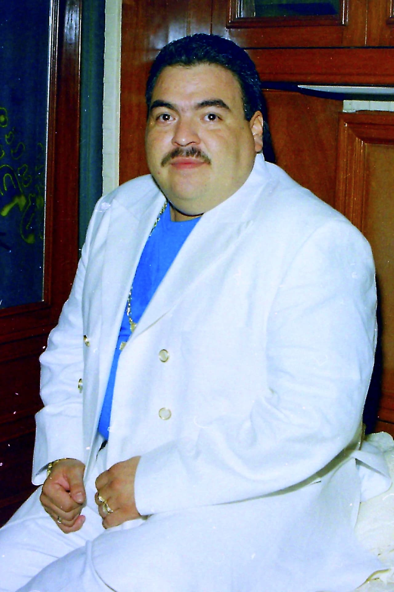Julio Preciado con 30 años en 1996, cuando todavía era vocalista de la Banda El Recodo.