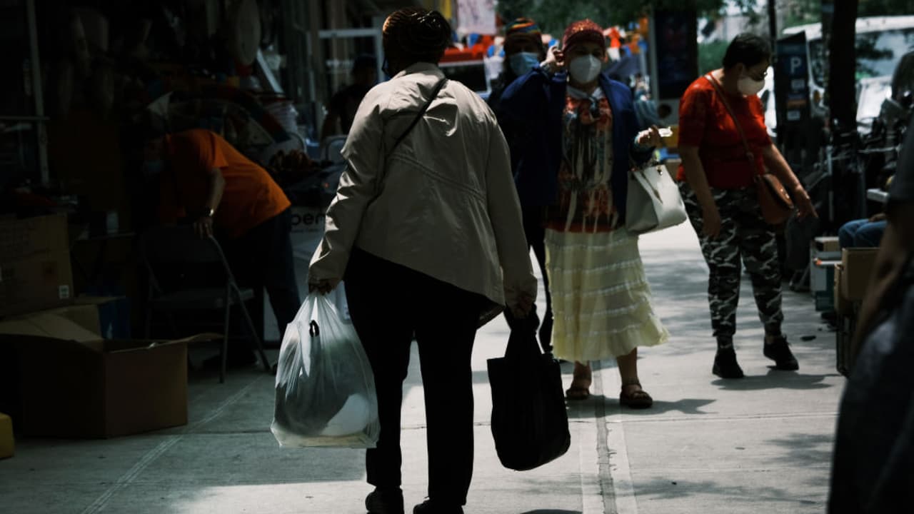 Nuevas reglas de inmigración protegen a muchos inmigrantes indocumentados de la deportación en Nueva York