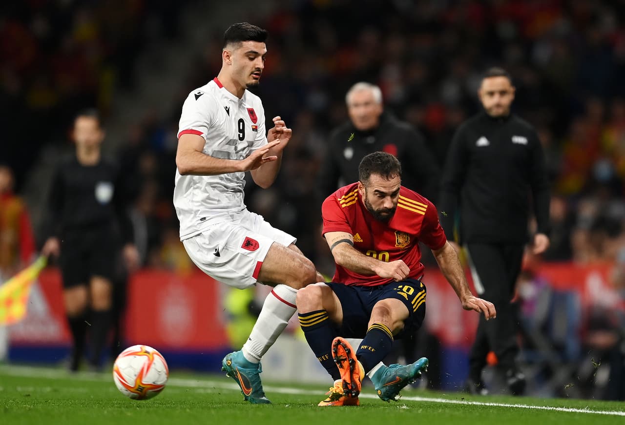 España sacó un apurado triunfo ante la Selección de Albania en un encuentro que dejó la emoción para los minutos finales.