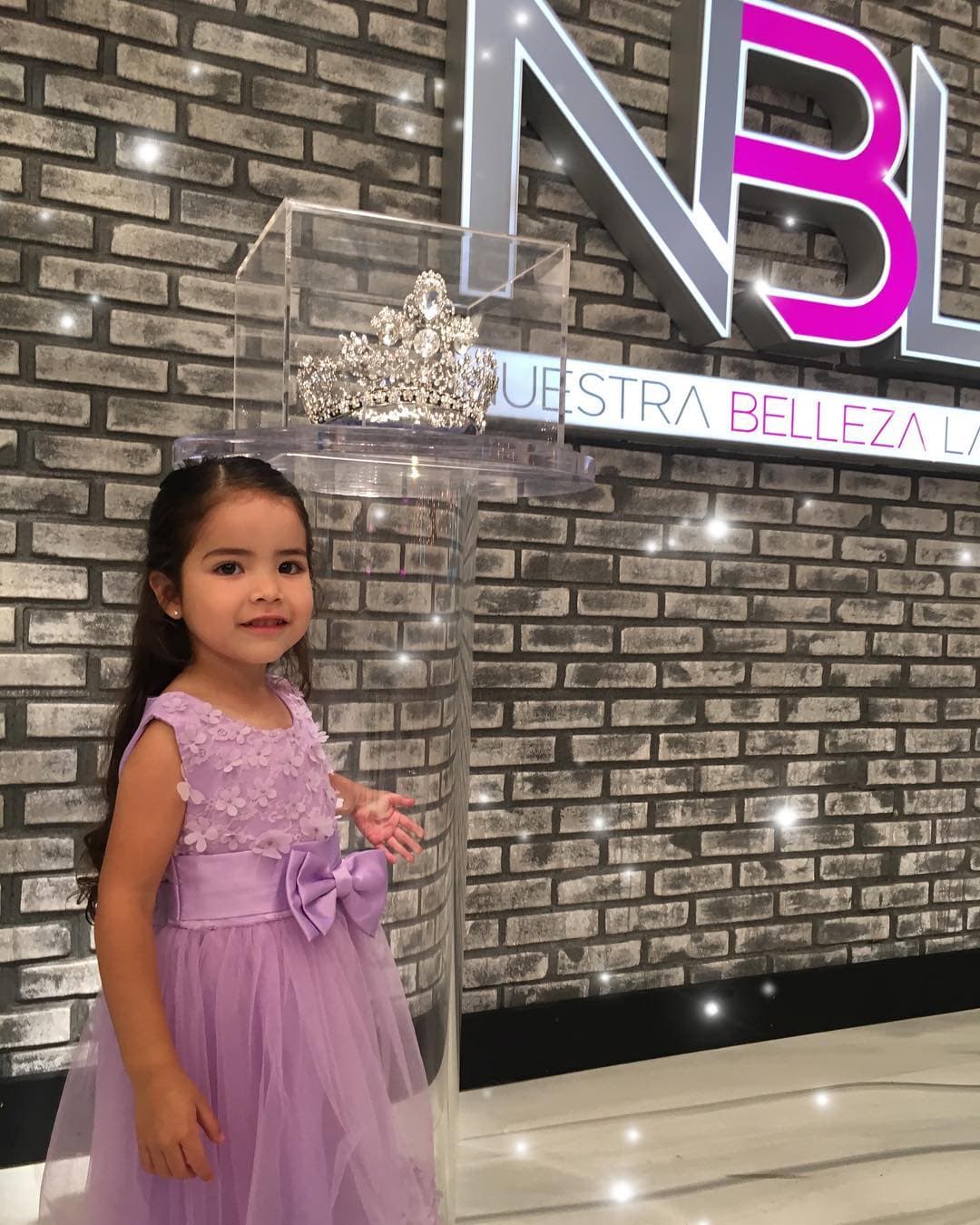 En el 2010, su mamá se convirtió en la reina de Nuestra Belleza Latina. ¿Será que Giulietta también aspire a esta corona?
<br>