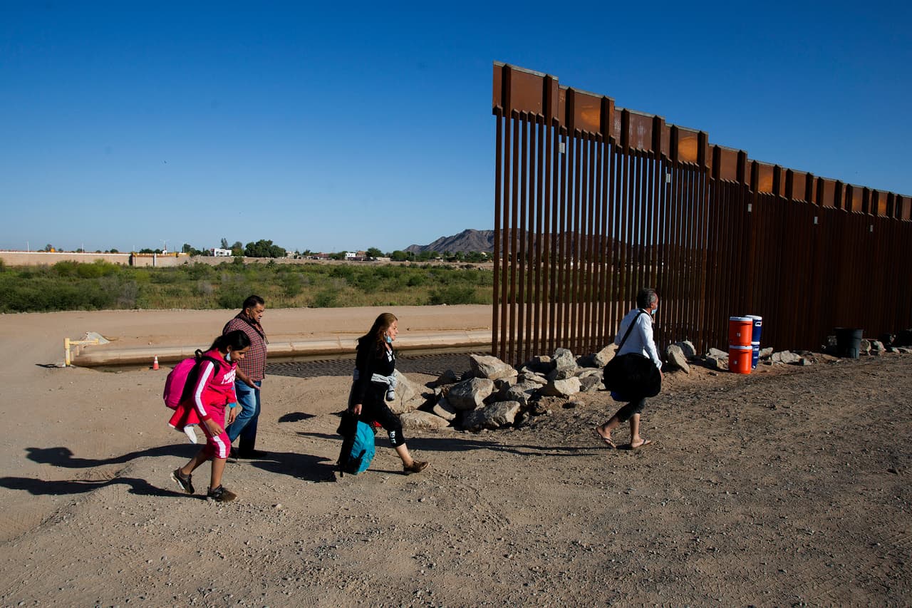 México implementa visa para ecuatorianos para frenar el cruce migratorio a EEUU