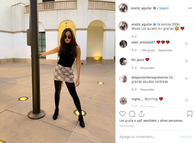 "¡Ya somos 300 mil! Guau. 
<b>Los quiero</b>, mil gracias", escribió la joven de 21 años como pie de una foto donde luce una blusa sin mangas y medias negras, así como una minifalda a cuadros de una exclusiva marca de ropa.