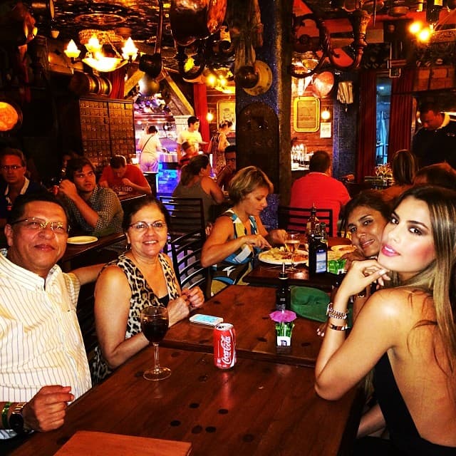 Ariadna es muy unida a su familia.