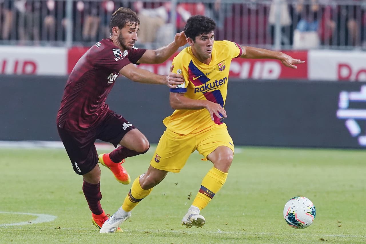 Actualmente está cedido pero junto a Riqui Puig parecen dos interiores con capacidad para hacerse un hueco en el primer equipo culé, aunque resta por ver si alcanzan el niver superlativo de sus predecesores.