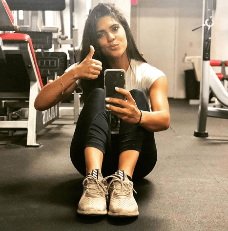 No importa que esté cansada o que tenga que madrugar, ella no pierde la motivación ante nada.