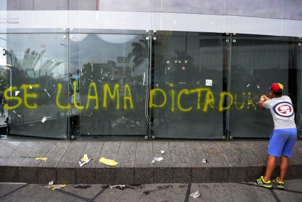 A continuación, el conteo retomado por la versión digital del periódico mexicano El Universal de los 10 países más miserables del mundo.