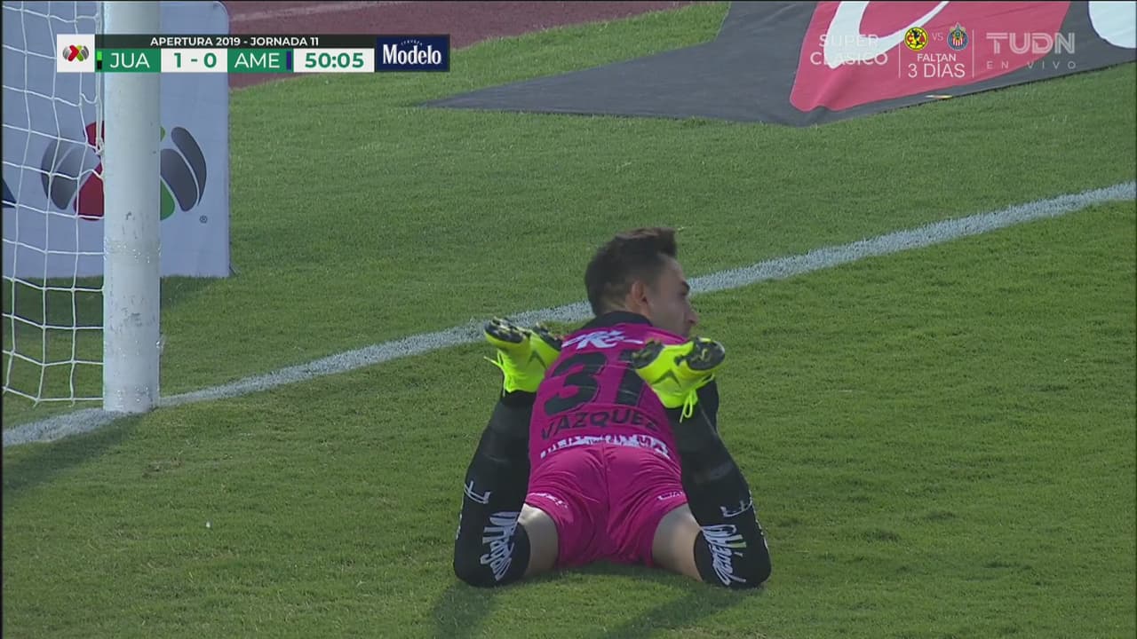 ¡No puede copiarle a Rolán! Henry Martín no cabecea con potencia