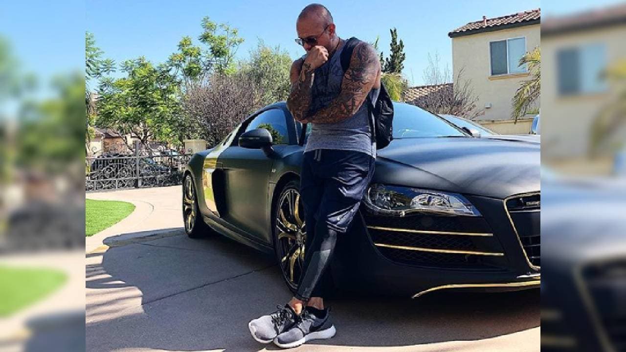 Como todo ‘súper deportista’ es aficionado de los autos espectaculares, como el R8 de Audi.