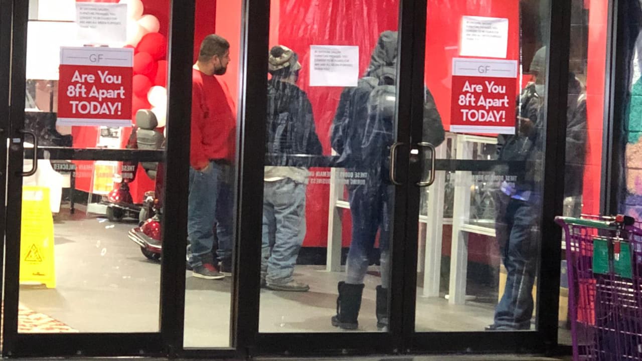 Esta no es la primera vez que James Franklin McIngvale, también conocido como Mattress Mack ayuda a los residentes.