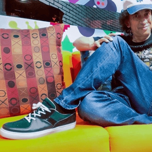 “Un genio del lenguaje y de la creatividad, pero, sobre todo un maravilloso ser humano. De esas pérdidas que duelen.
<b>El mundo te va a extrañar</b>”, finalizó el comediante.