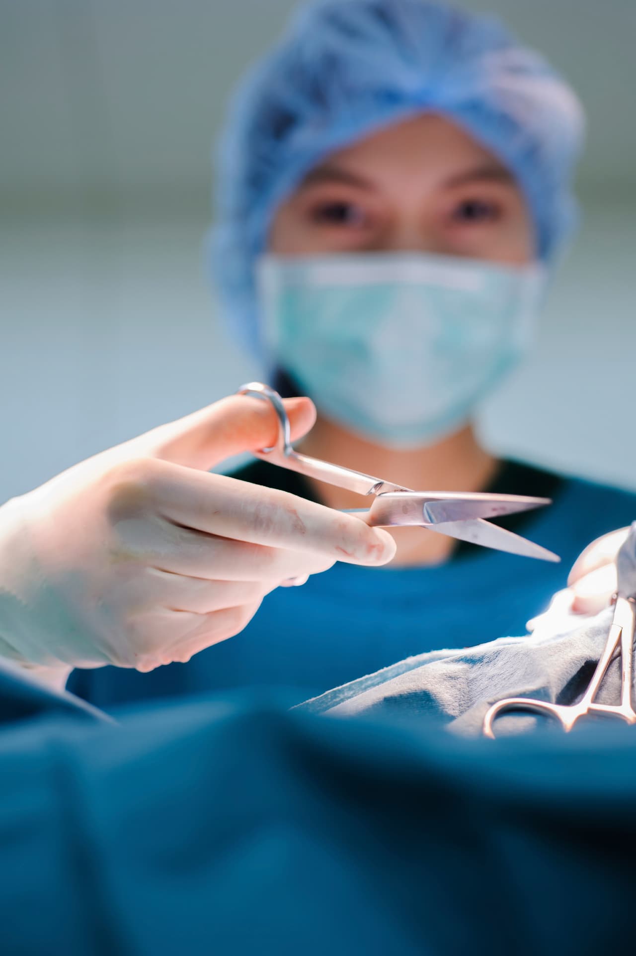 Tu mente está clara y si dedicas aunque sea una media hora al día a profundizar tus conocimientos verás como tu esfuerzo no es inútil y da resultados. Cuentas con algo que no se podía aprovechar en el pasado: Internet. Ponla a tu servicio. Las cirugías están muy favorecidas.