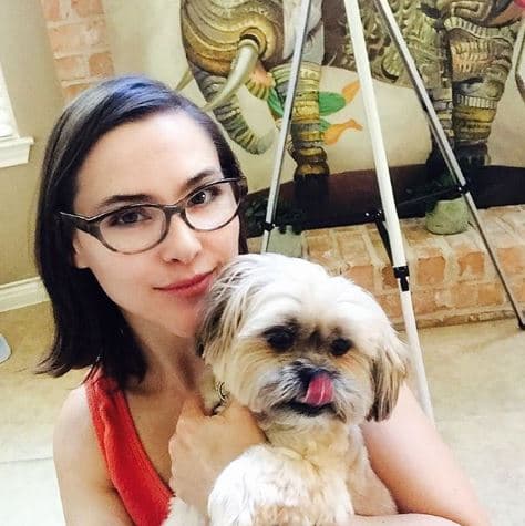 Aunque la cantante originaria de Tijuana, Baja California (al norte de México), ya había dado indicios de su regreso a la escena musical a principios de 2018.