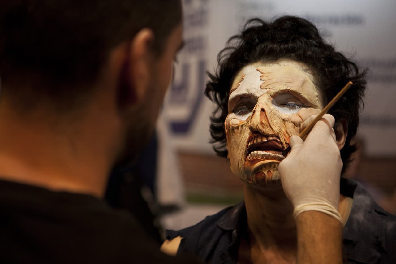 11. El cómo arreglas tu cabello puede ser determinante para tu disfraz, así que dale un poco de volumen y desalíñalo.