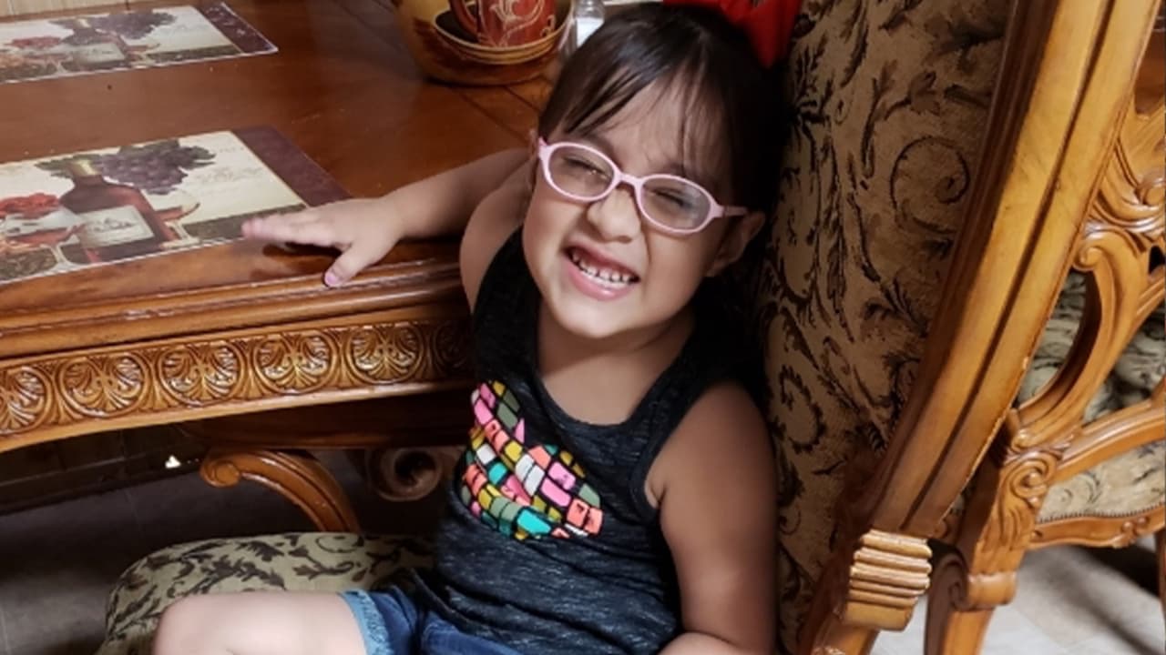 “Era una niña muy, muy alegre, muy amable, le gustaba ‘My litttle pony’, le gustaba mucho bañarse y cantar mucho”, señala la mujer.