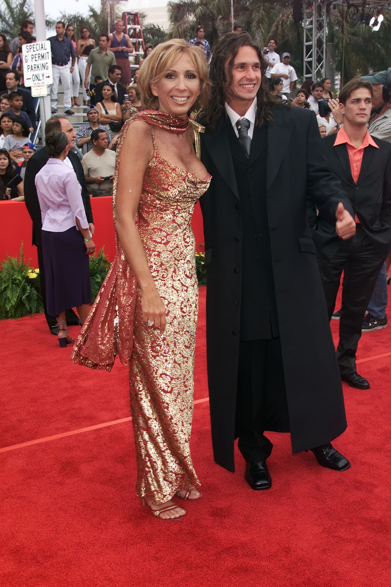 La relación llegó a su fin en medio del escándalo, debido a una supuesta infidelidad por parte de Cristian con una mujer de 50 años de edad.