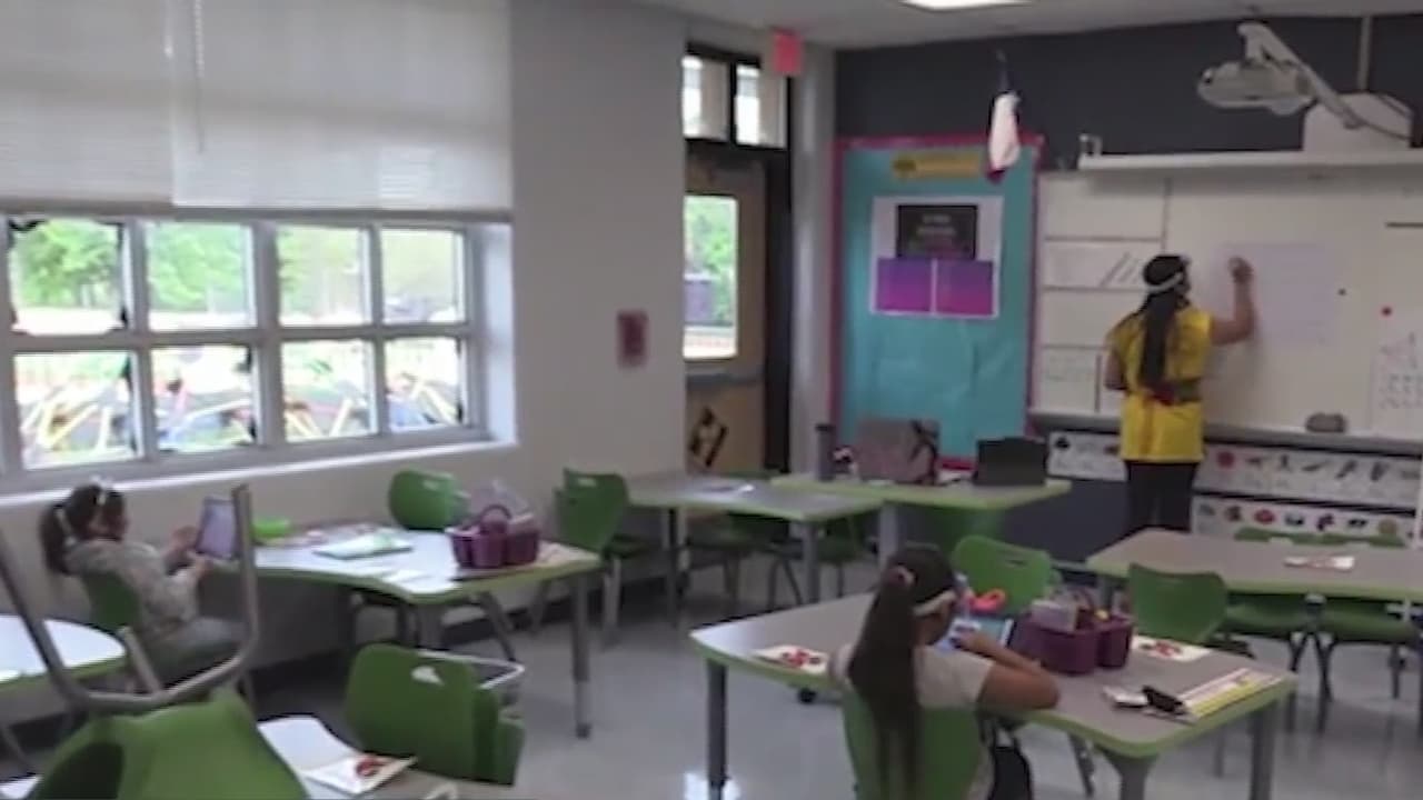 Protege a tus hijos de la variante ómicron en este regreso a clases con estas recomendaciones