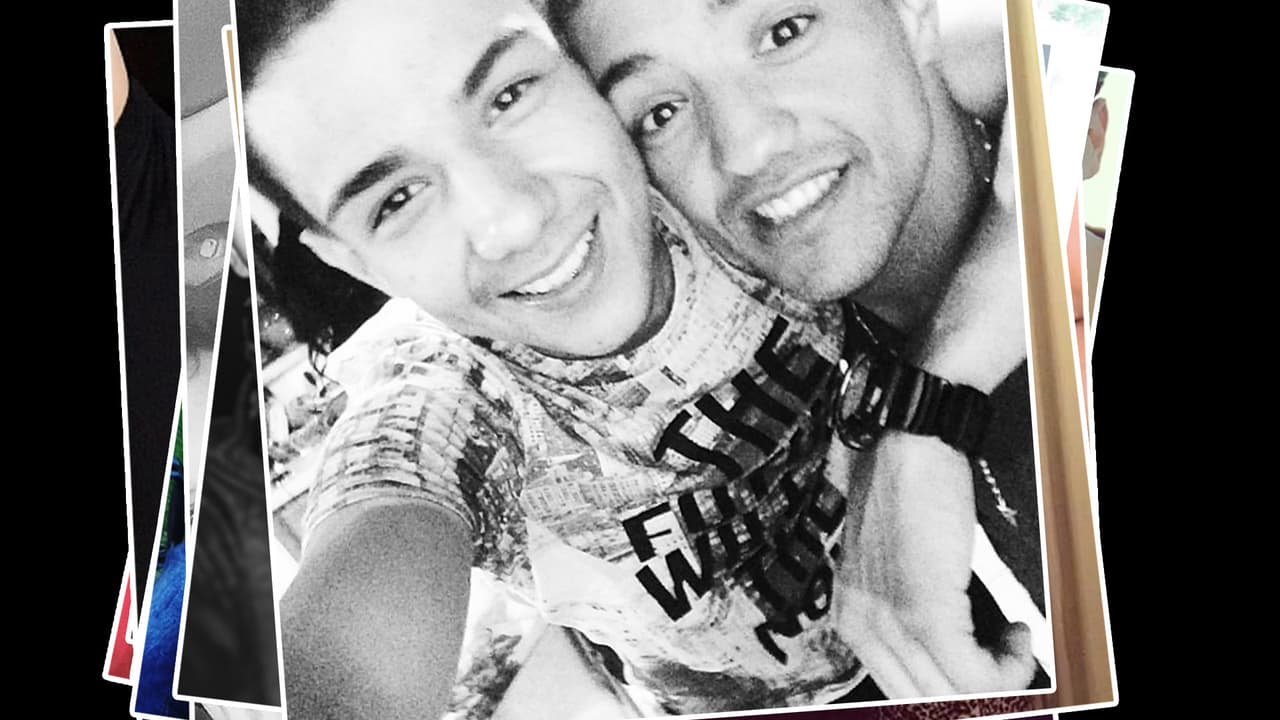 El capitán de Va Por Ti vive orgulloso de sus hermanos, Bebe y Mireya Coronel, quienes también cuentan con miles de seguidores en las redes sociales. Bebe canta, baila y modelo y Mireya tiene una boutique de moda . No hay duda de que los hermanos Coronel están de moda.