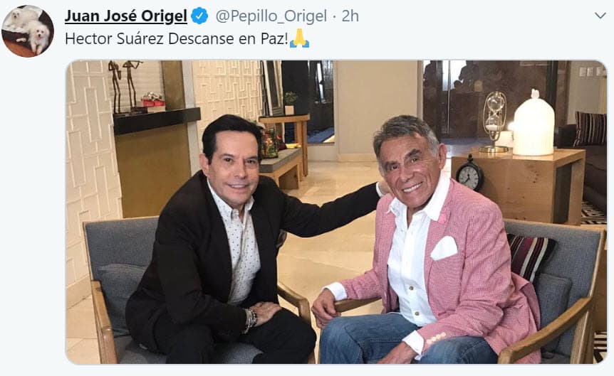 El periodista 
<b>Juan José Origel</b> compartió una fotografía en Twitter donde aparece junto a el histrión para mostrar sus condolencias a la familia.