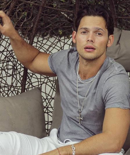 Palomares fue cuestionado, en entrevista con 
<a href="https://www.facebook.com/1580692658672456/videos/428213281123583/?__xts__%5B0%5D=68.ARArPjw0QZmy7fdGImCgW-21YQoTFeqTnCbXfMRdu4cn1bTdQCWIvk9nFmr-oZAqKdgsU4WhQUQleXFtsskog4r2CzZR8zSiC9AeXdHg1JhxnPCvenrmwksHxXX81WpJRT1EcPW9vXljXqEMd49vAgsD4ehjw3cA3usvBcuhzvyJhyprcf4tQ2GHRDhzfd2DO6_9lp-j8ViC71HmxQc6qO5p7NhN0N0SeQSdtUDGQlhyNmKn3mQF1oootZe1Ysqgu70x7Xj7qglymf22mOfxGjCAKFUNGguWgIINajah89jo0EjH4J-gikZ5ClS3xpffNAPito-kElM-XVmCxBfXgxmdUk8fanGXXkC81NMa&__tn__=-R" target="_blank">Edén Dorantes</a> el pasado 25 de agosto, acerca del supuesto noviazgo que hay entre ellos y así contesto: “Dicen muchas cosas mi hermano, pero estoy contento porque me voy ahorita unos días (de vacaciones), y voy a pasarla bien y voy a disfrutar”.