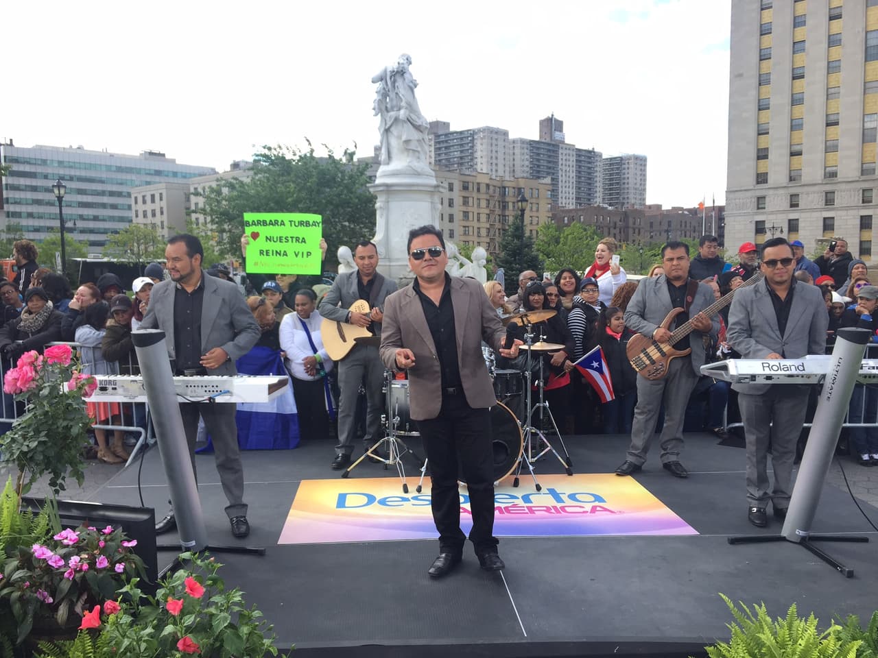 La parte musical estuvo a cargo de El Tono de México.