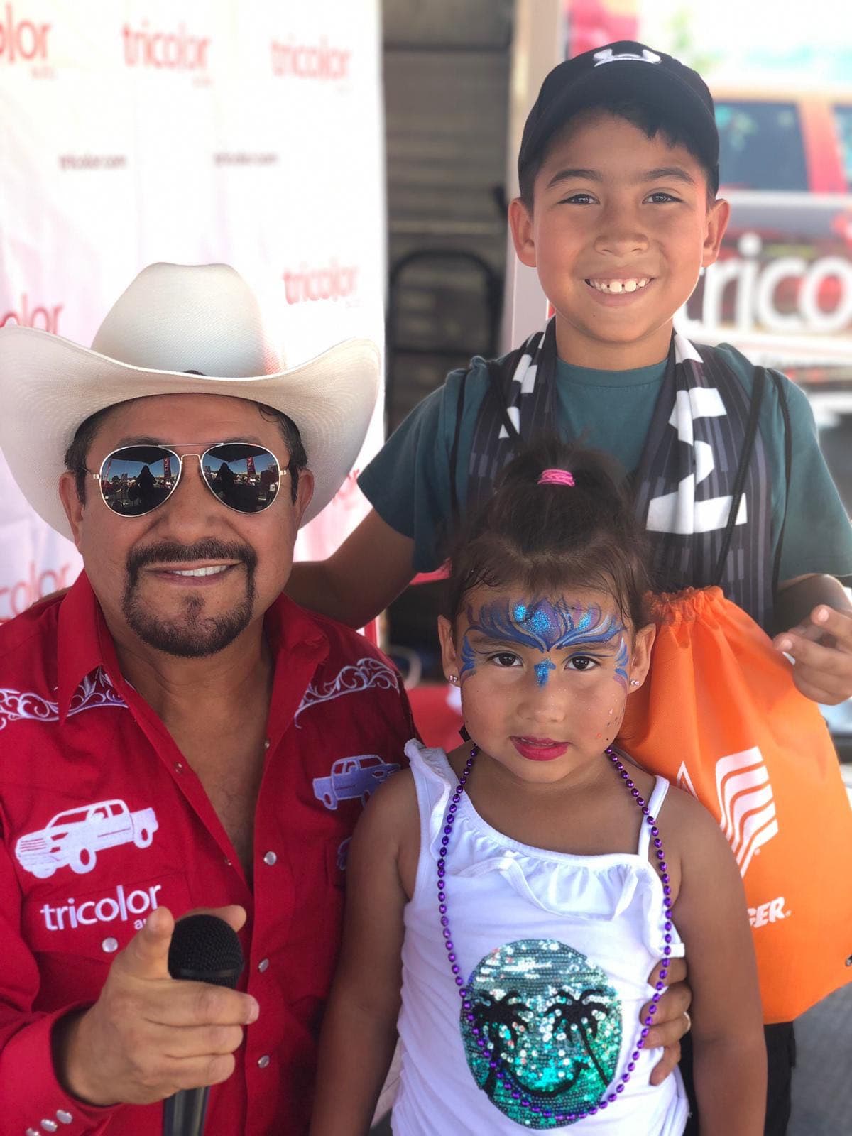 Pequeños y grandes disfrutaron al lado de los locutores.