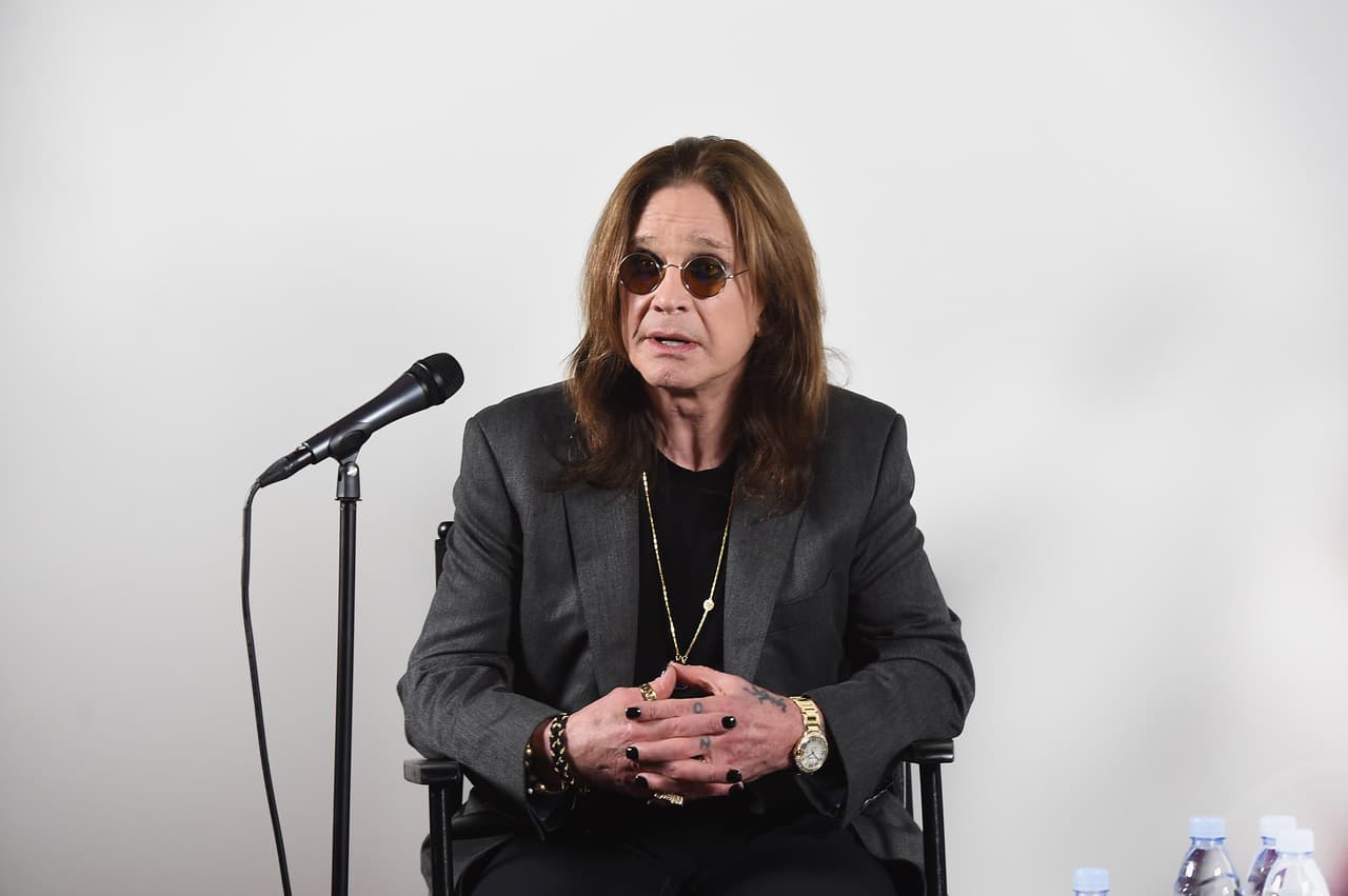 "Ha sido terriblemente desafiante para todos nosotros", aseguró el vocalista de Black Sabbath en una entrevista con Robin Roberts en 
<b><a href="https://www.youtube.com/watch?v=NwB2hKmHsE0" target="_blank">'Good morning America'</a></b>.