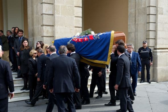 El funeral se llevará a cabo el 21 de noviembre al medio día en la Catedral de Sevilla.
