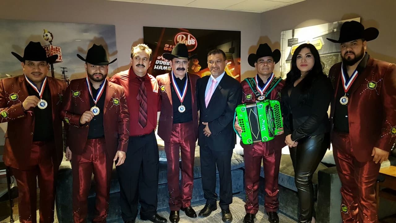 Aquí, junto al Presidente de dicha Asociación, Pablo Castro.