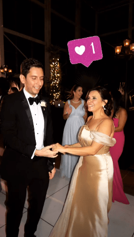 La mamá de Maity Interiano lució muy bella y nuestra reportera no paraba de bailar.