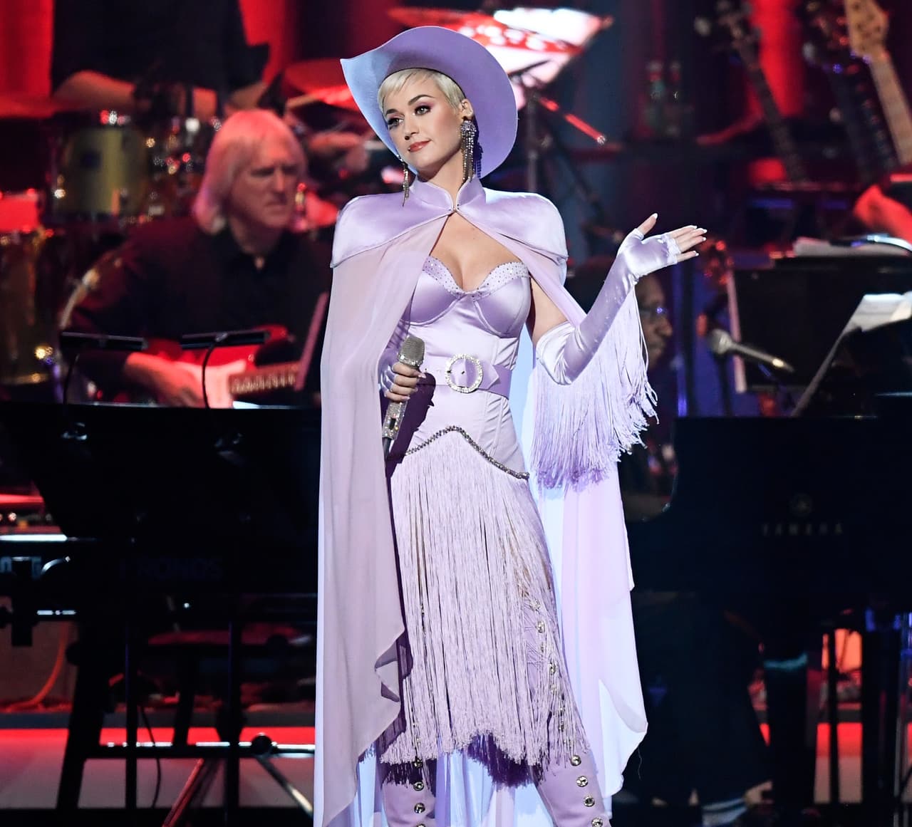 “Fue un placer estar con muchas mentes brillantes de India en busca de soluciones increíbles para hacer de este país un lugar maravilloso”, continuó Katy Perry en su mensaje.