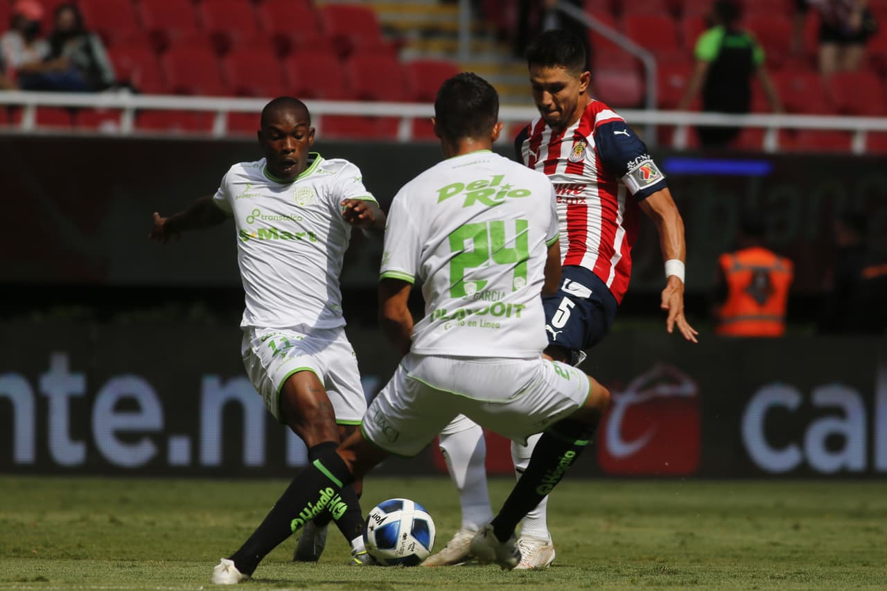 Bravos salió determinado a ganar el encuentro desde el principio, pero un gol de José Godínez al minuto 89 les roba el triunfo y terminan empatando 2-2 con Chivas.