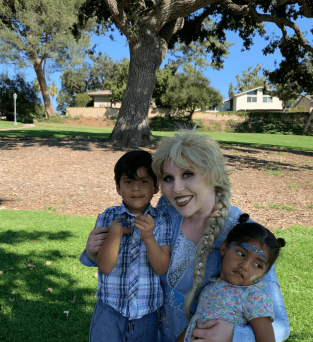 "Ya no tengo la misma paciencia que cuando tuve a Ángela, ya va a cumplir 22 años en octubre, pero sí, definitivamente cuando veo a mis hijos digo: 
<b>vale la pena</b>".
<br>