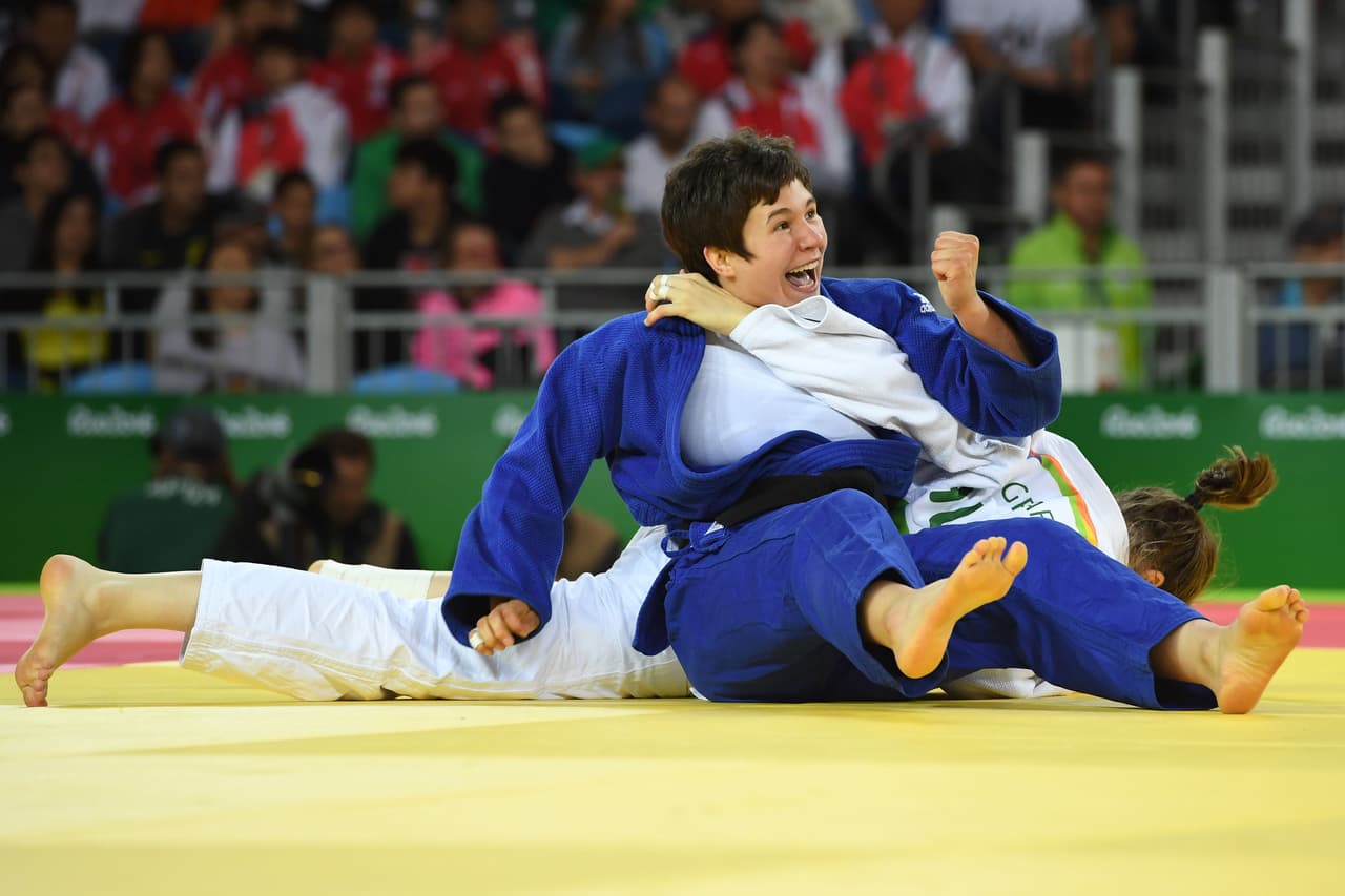 No olvides celebrar tu victoria para el
<i>Face</i>.