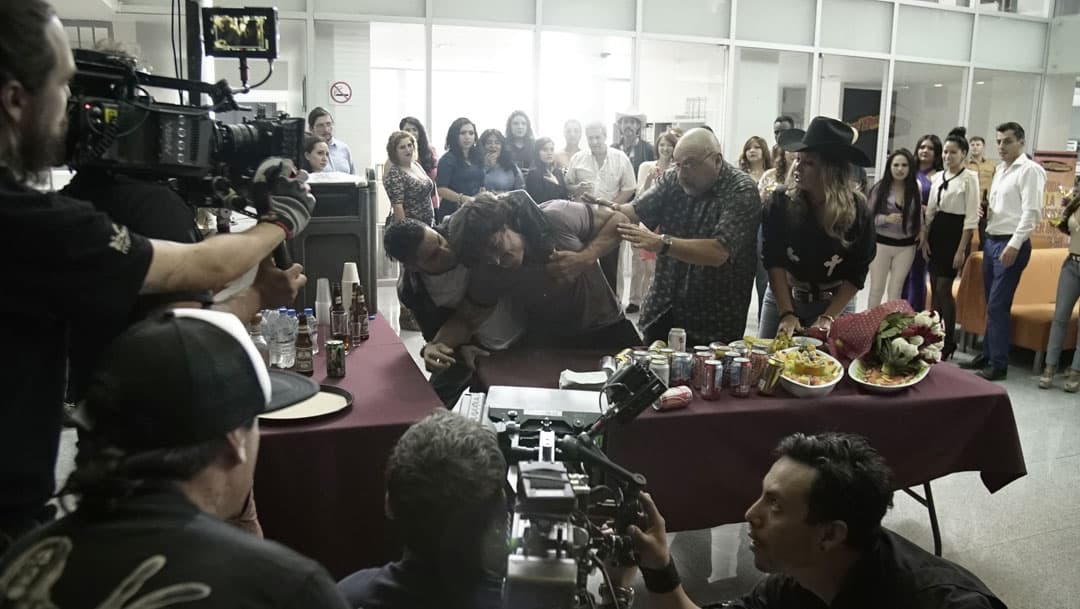 Fuimos testigos de fuertes peleas, como la que protagonizaron el 'Pelón' y 'Eric' por celos. Este tipo de escenas son difíciles de grabar, pues se necesita mucha precisión para que los actores no salgan lastimados.