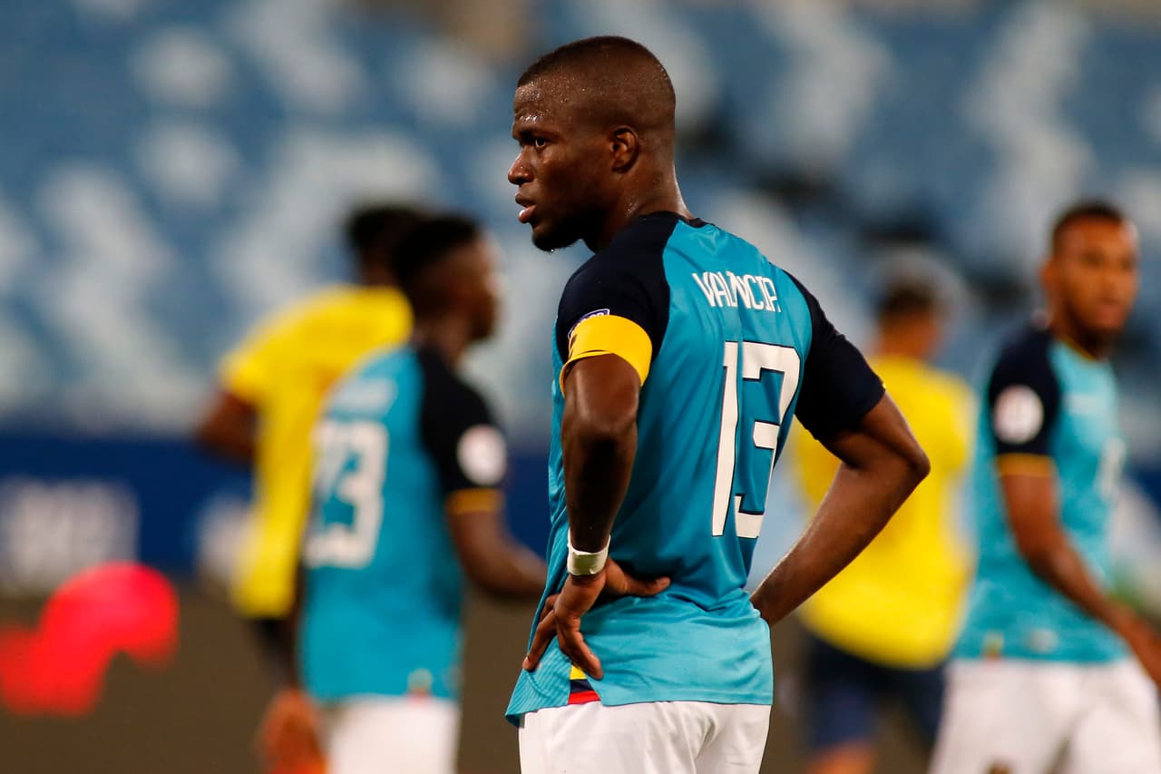 Pese a no dejar de intentar, Enner Valencia no fue preciso frente al arco rival.