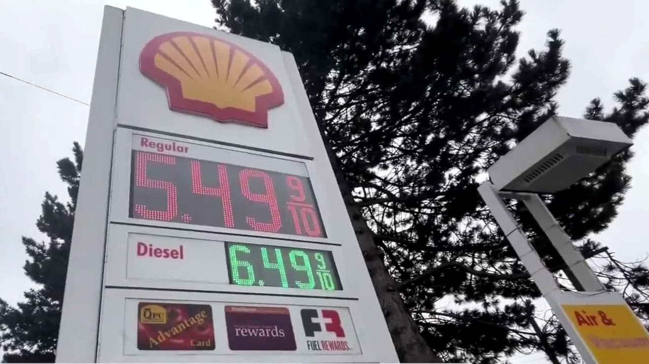 Precio de la gasolina en Washington rompe la barrera de los 5 dólares por galón