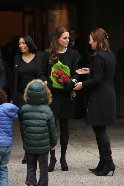 Kate fue calurosamente recibida por toda la gente.