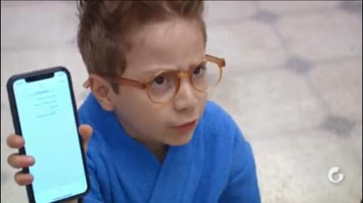 El Morris es el inquilino más 'darks' del edificio y en este primer capítulo demostró que la tecnología es lo suyo.