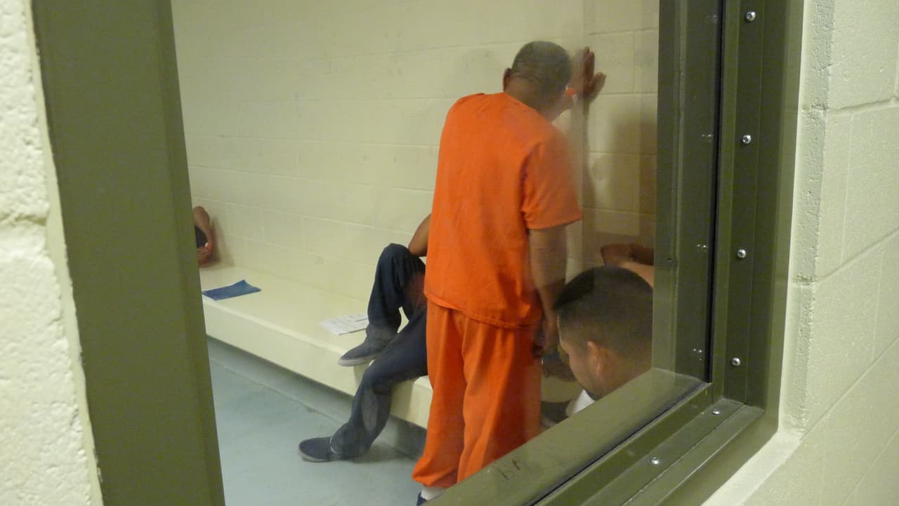 Este centro de detención es el más grande de California, y también de toda la costa oeste del país.