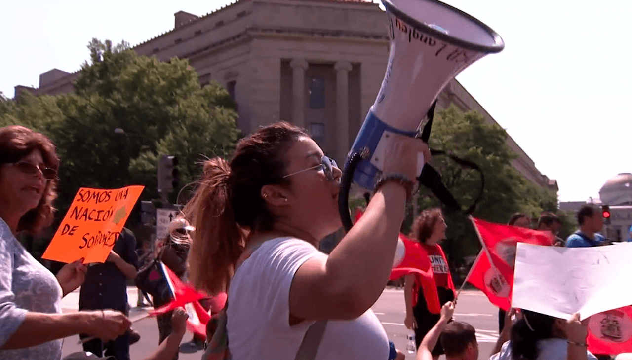 Triunfa la propuesta 308: estudiantes indocumentados podrán acceder a una colegiatura estatal más barata