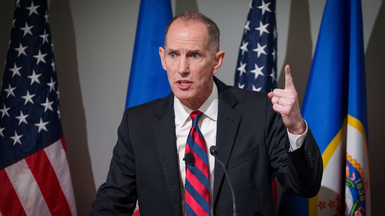 El republicano Chris Madel deja su candidatura por la gubernatura de Minnesota