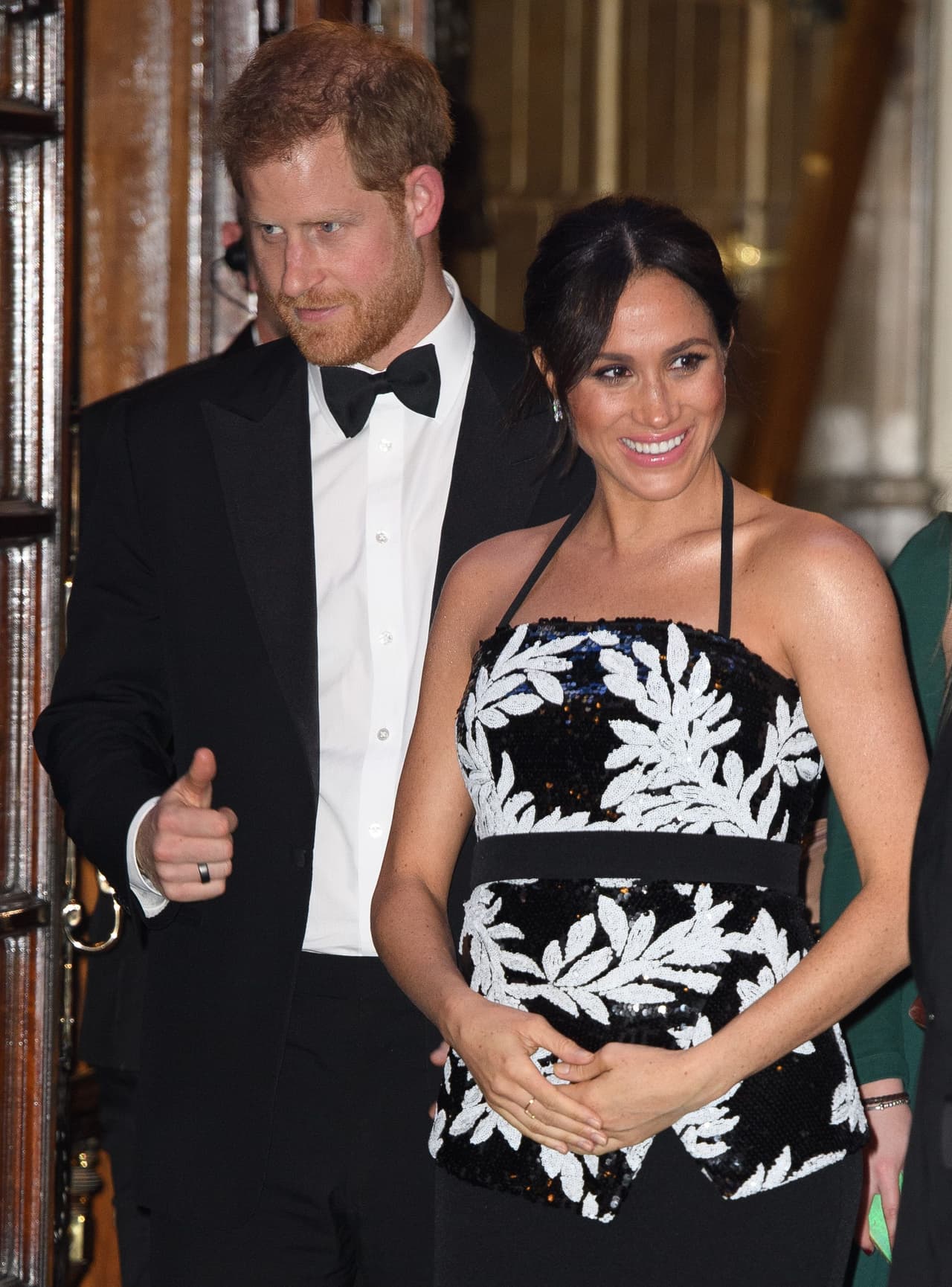 <b>19 de noviembre de 2018</b>
<br>
<br>Al cumplir medio año de casados, Meghan y Harry asistieron al 
<b><a href="https://www.univision.com/entretenimiento/realeza/meghan-markle-y-el-principe-harry-celebran-6-meses-de-casados-en-un-evento-de-caridad-fotos" target="_blank">Royal Variety Performance</a></b>, un evento de caridad que se realiza cada año en el London Palladium.