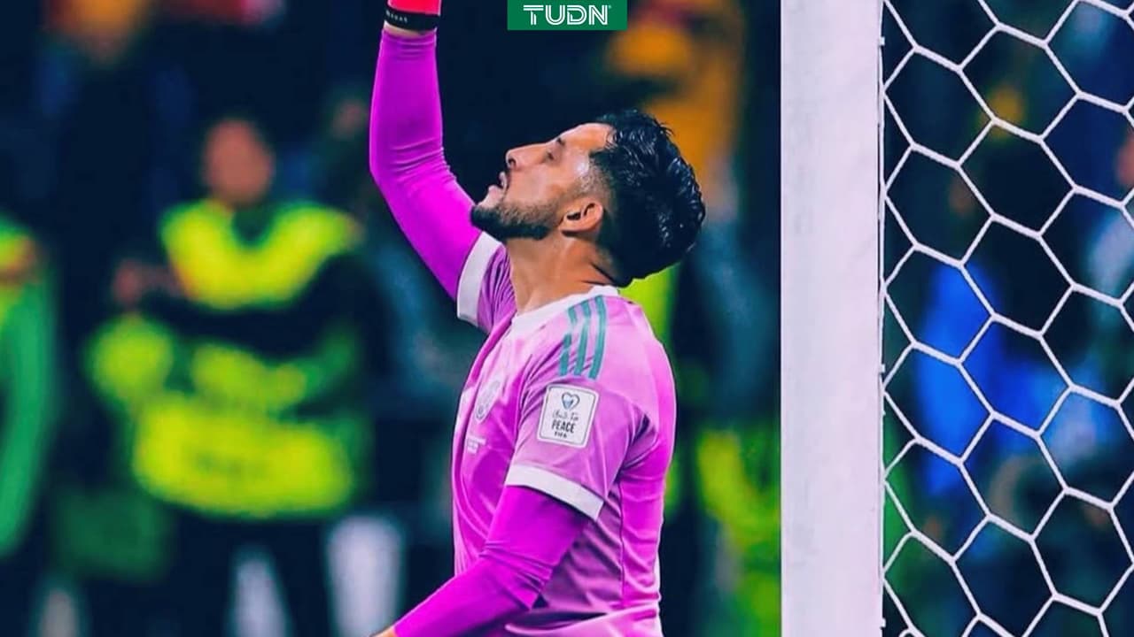Camilo Vargas iguala a Higuita y hace historia con Colombia