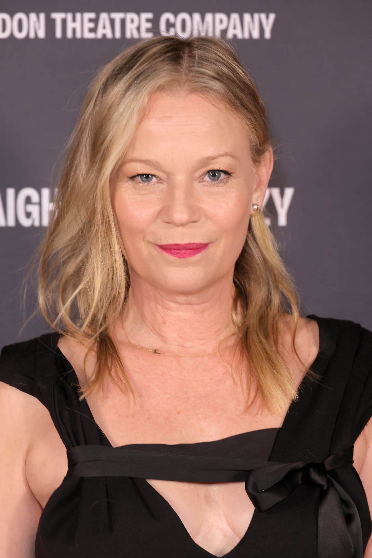 Así luce Samantha Mathis en la actualidad.