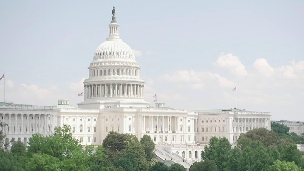 Fondo millonario en discordia: El plan del gobierno Trump de millones de dólares para presuntas víctimas del DOJ