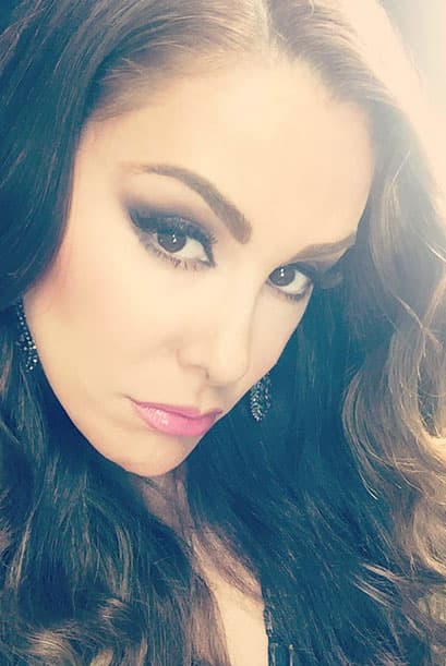 La mexicana será una de las encargadas de llevar la conducción del show.