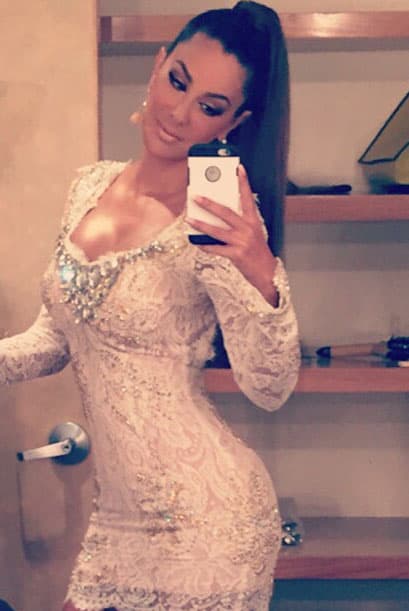 Los encajes y las transparencias son sus recursos favoritos para brillar.